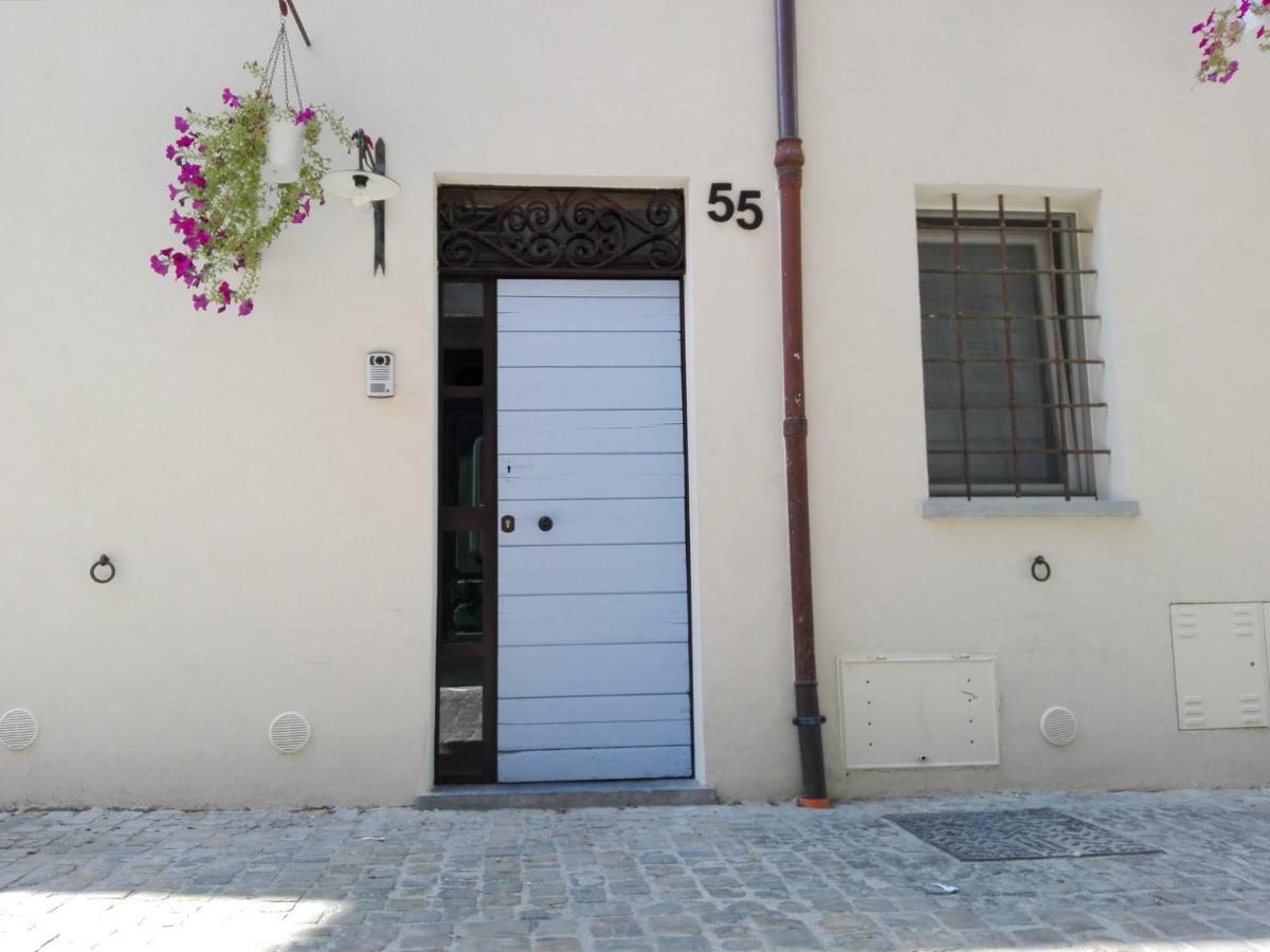 Tambien B&B Pesaro Bagian luar foto